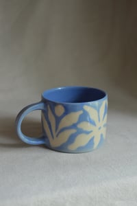 Image 5 of "Flora Adora" Shortie Mug 2 in Blueberry Milk