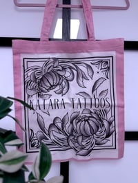 Chrysanthemum totebag rose