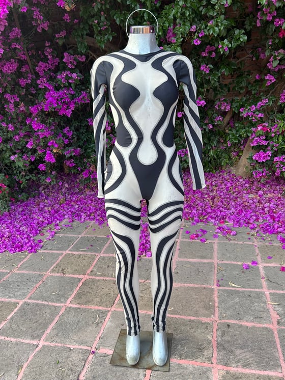 Image of Wavy suit 
