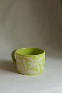 Image 12 of "Flora Adora" Shortie Mug 4 in Limeade