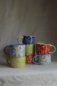 Image 4 of "Flora Adora" Shortie Mug 4 in Limeade