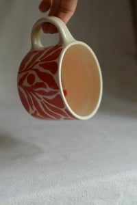 Image 4 of "Flora Adora" Shortie Mug 8 in Strawberry
