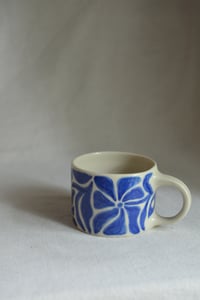 Image 6 of "Flora Adora" Shortie Mug 1 in Blueberry Jam