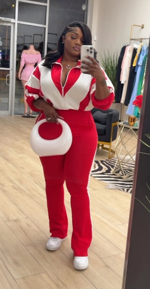 Image of JAYLA set