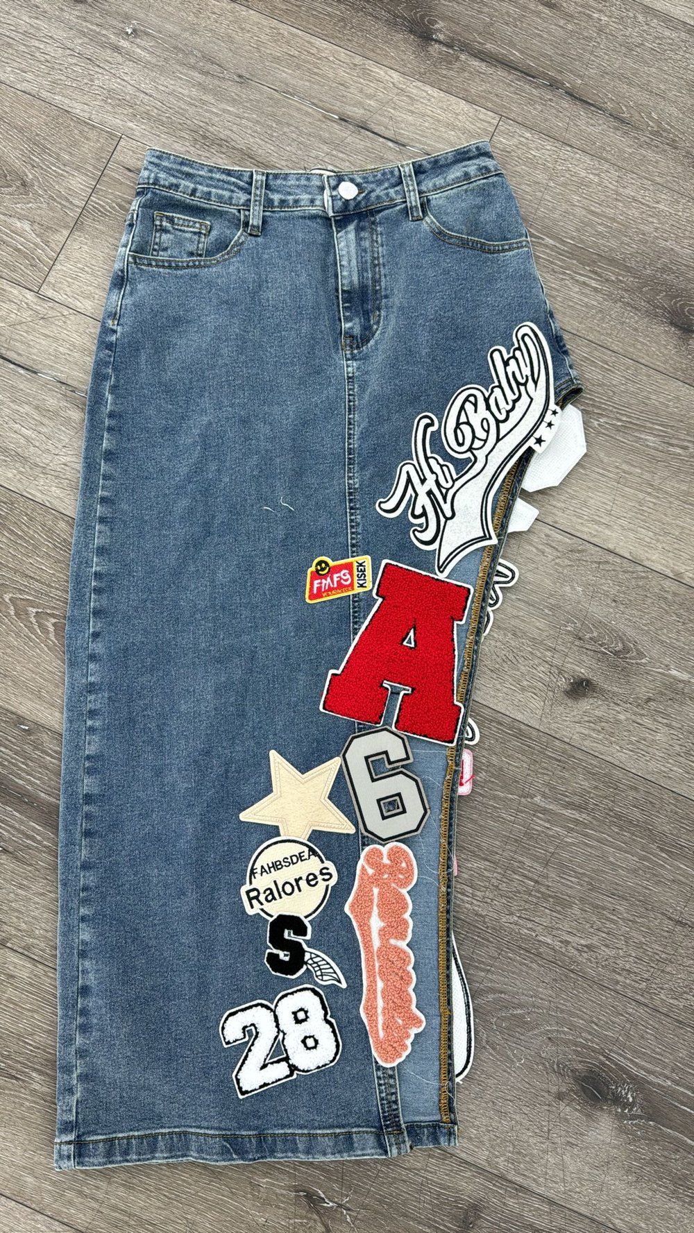 Image of MAIN CHARACTER SKIRT