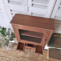 Image 5 of ANCIENNE ARMOIRE GRILLAGÉE EN TECK