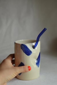 Image 5 of Straight-Sided Grip Straw Cup