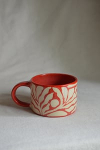 Image 4 of "Flora Adora" Shortie Mug 9 in Strawberry