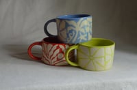 Image 2 of "Flora Adora" Shortie Mug 6 in Limeade