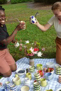 Image 4 of Curvy Grip Straw Cups