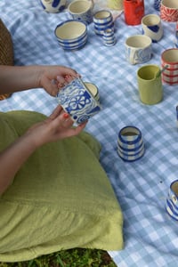 Image 19 of "Piano, Piano" Shortie Mug 1 in Blueberry Jam