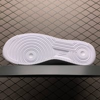 Image 4 of Air Force 1 supreme 