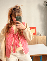 Image 2 of Gilet napkin