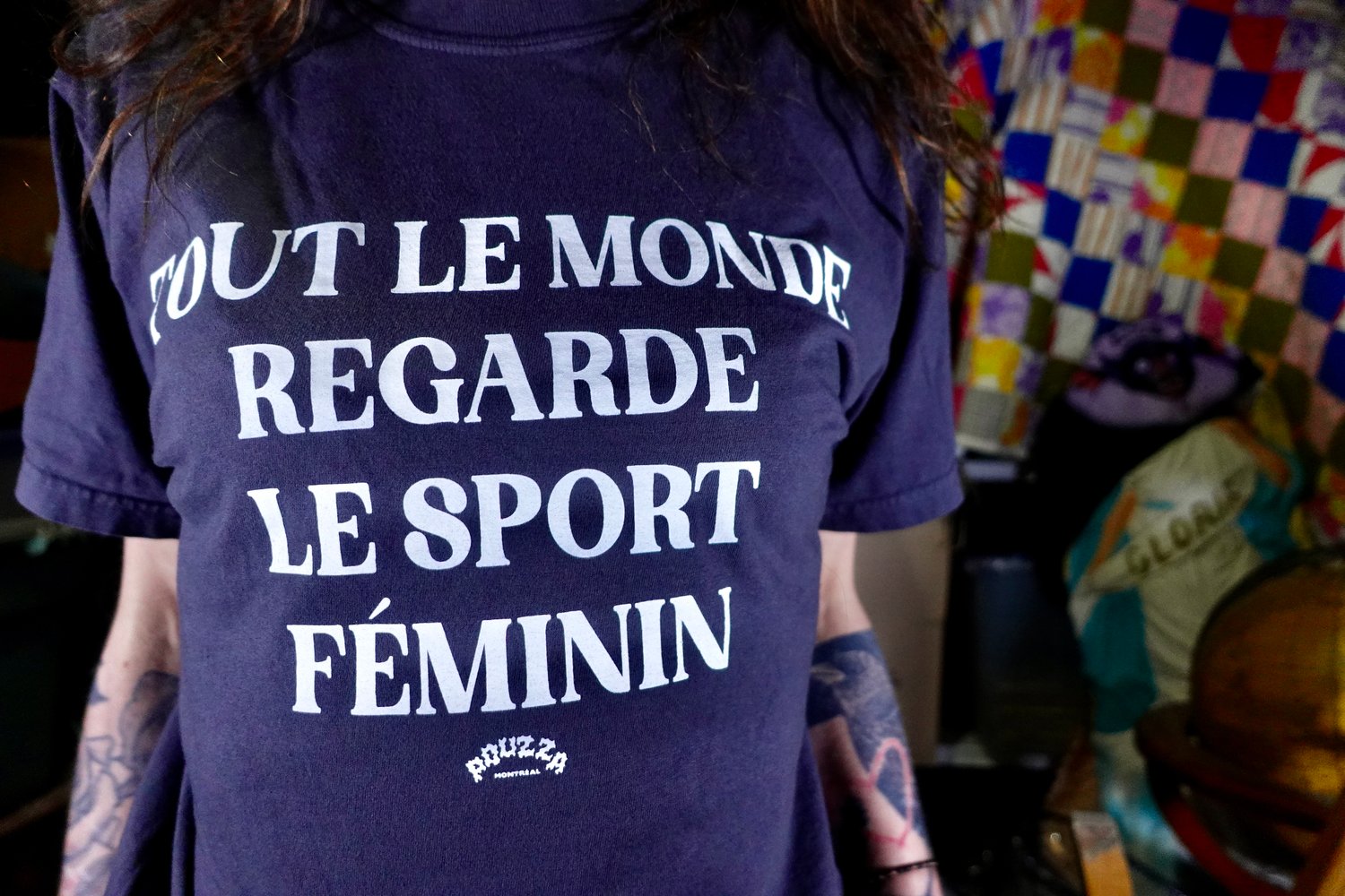 Image of T-shirt " TOUT LE MONDE REGARDE LE SPORT FÉMININ "