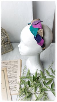 Image 4 of Cerchietto per i capelli artigianale in pelle FOLIAGE HEADBAND - Flora