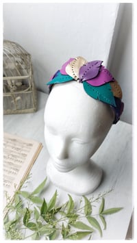 Image 5 of Cerchietto per i capelli artigianale in pelle FOLIAGE HEADBAND - Flora
