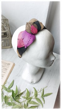 Image 12 of Cerchietto per i capelli artigianale in pelle FOLIAGE HEADBAND - Pasionaria