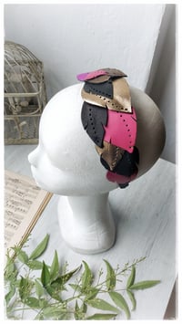 Image 13 of Cerchietto per i capelli artigianale in pelle FOLIAGE HEADBAND - Pasionaria