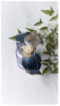 Image 1 of Cerchietto per i capelli artigianale in pelle FOLIAGE HEADBAND - Sogno