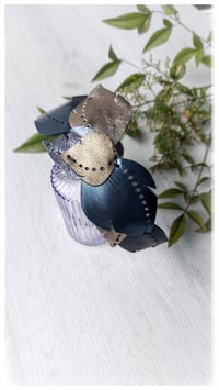 Image 9 of Cerchietto per i capelli artigianale in pelle FOLIAGE HEADBAND - Sogno