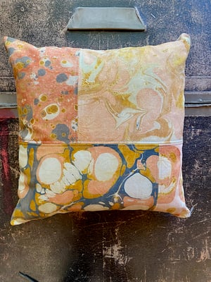 Image of marble cushion - no. 02