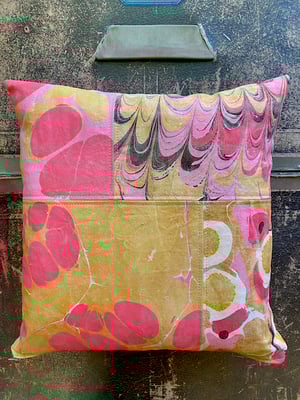 Image of marble cushion - no. 03