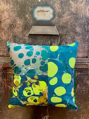 Image of marble cushion - no. 04