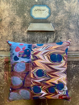 Image of marble cushion - no. 06
