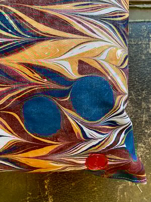 Image of marble cushion - no. 06