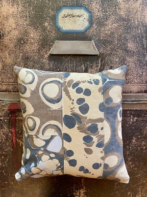 Image of marble cushion - no. 07