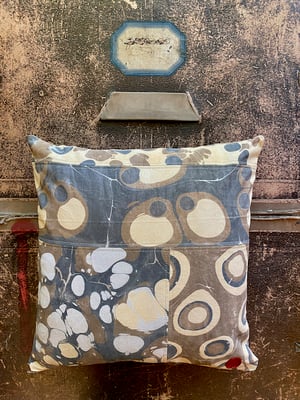Image of marble cushion - no. 07