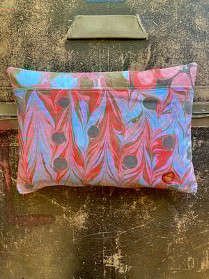 Image of marble cushion - no. 11
