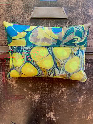 Image of marble cushion - no. 12