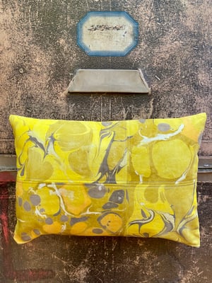 Image of marble cushion - no. 14