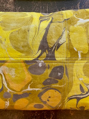 Image of marble cushion - no. 14