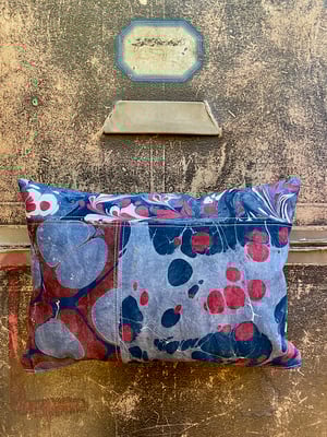 Image of marble cushion - no. 16