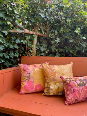 Image of marble cushion - no. 02