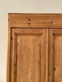 Image 5 of Armoire patinée 