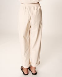 Image 4 of Pantalón Rhode Beige