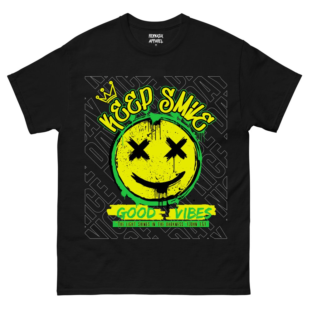 Keep Smile (John 1:5) T Shirt