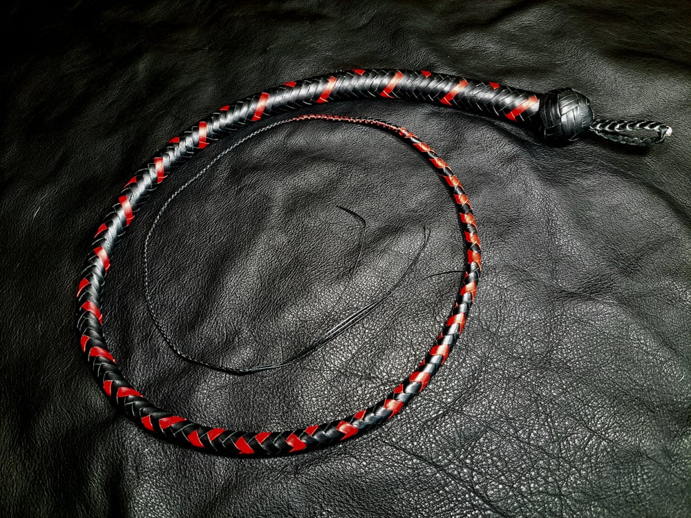 Image of Fouet signal whip "Classique" noir et rouge