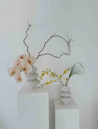Image 2 of 3 Tier Lace Coil vase- M