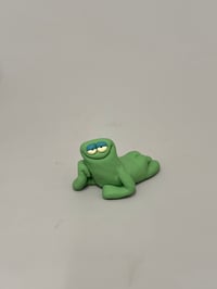 Image 1 of Relaxed green thing