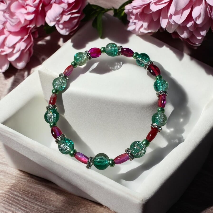 Image of Vibrant Green and Red Bead Bracelet