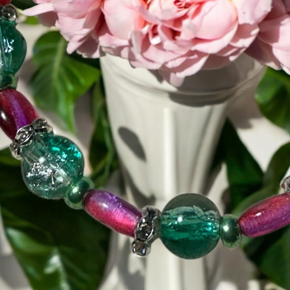 Image of Vibrant Green and Red Bead Bracelet