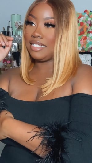 Image of 5”x5” Honey Blonde Ombré Closure Bob in 12”