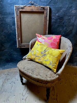Image of marble cushion - no. 14