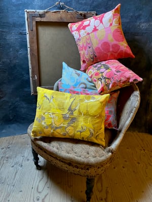 Image of marble cushion - no. 14