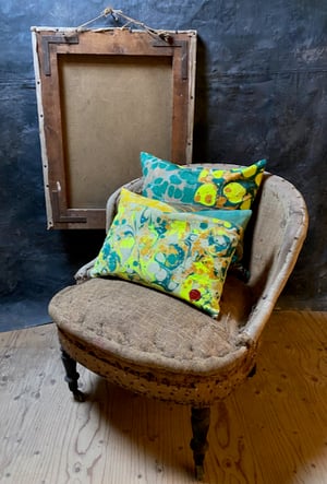 Image of marble cushion - no. 12
