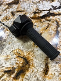 Image 4 of Pro throttle pre wired for fardriver 